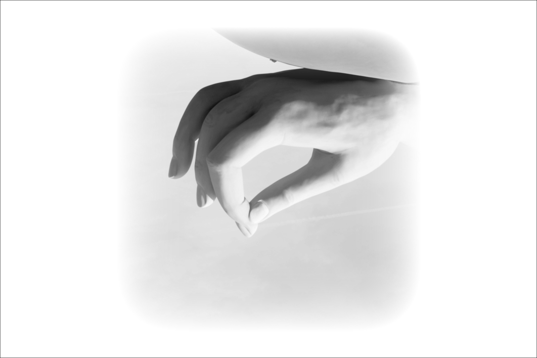 the hand |Fotografía de Roberto Valentino | Compra arte en Flecha.es