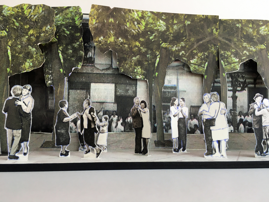 Baile en la plaza | Obra gráfica de Ana Valenciano | Compra arte en Flecha.es