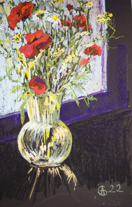 SUMMER BOUQUET WITH POPPIES AND CAMOMILES. CONTRAST INTERIOR STILL LIFE WITH FLOWERS ON BLACK BACKGROUND | Pintura de Sasha Romm Art | Compra arte en Flecha.es