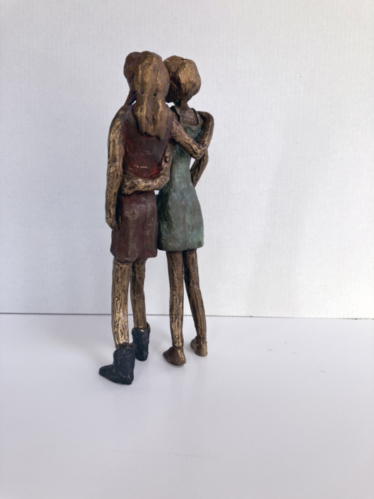 Dos amigas | Escultura de Ana Valenciano | Compra arte en Flecha.es