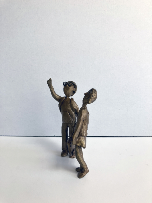 Mira, una Columba Alba.  Serie Grupo de chavales | Escultura de Ana Valenciano | Compra arte en Flecha.es