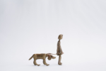 La niña del perro | Escultura de Ana Valenciano | Compra arte en Flecha.es