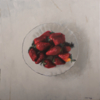 Plato con  fresas | Pintura de Álvarez Cebrián | Compra arte en Flecha.es