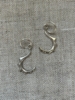 Pendientes anzuelo plata | Joyería de Loiz Jewelry | Compra arte en Flecha.es